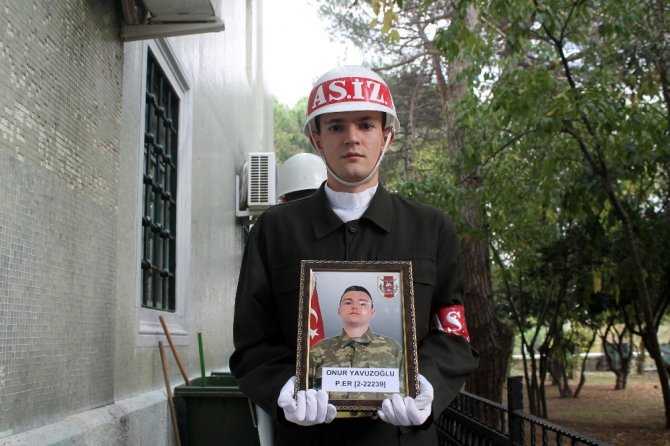 Eğitim sırasında hayatını kaybeden asker son yolculuğuna uğurlandı