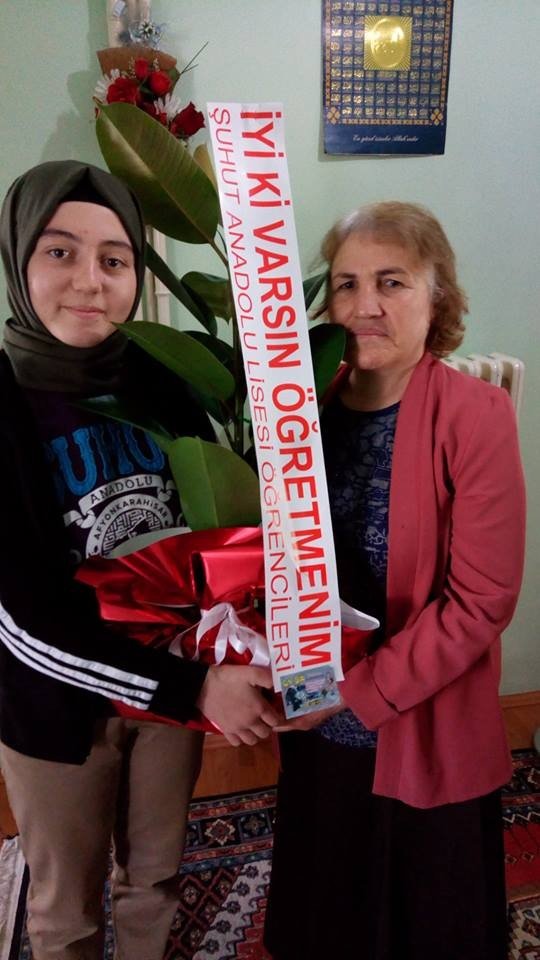 Afyonkarahisar'ın Şuhut Anadolu Lisesi Öğrencilerden örnek davranış