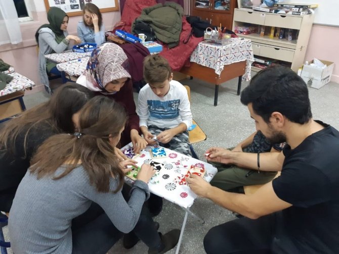 Kütahya'nın Hisarcık ilçesinde Halk Eğitimi Merkezi Müdürlüğü tarafından ‘Zeka Oyunları Eğiticiliği’ Kursu
