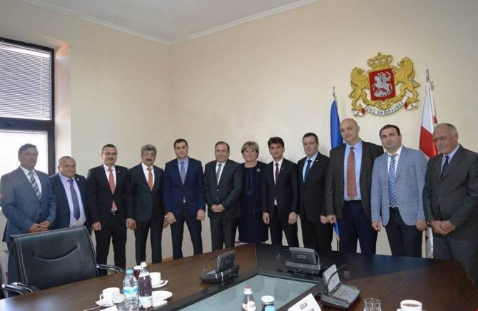 Vali Bilmez, Beraberindeki heyetle birlikte Gürcistan’a ziyaret gerçekleştirdi