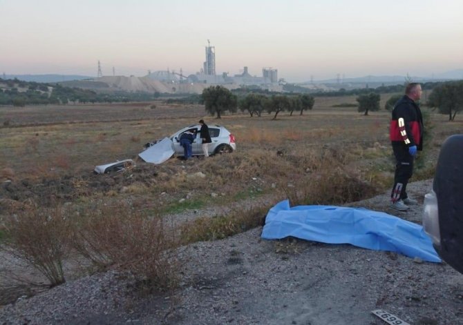 Manisa'nın Soma ilçesinde Otomobil takla attı: 2 ölü