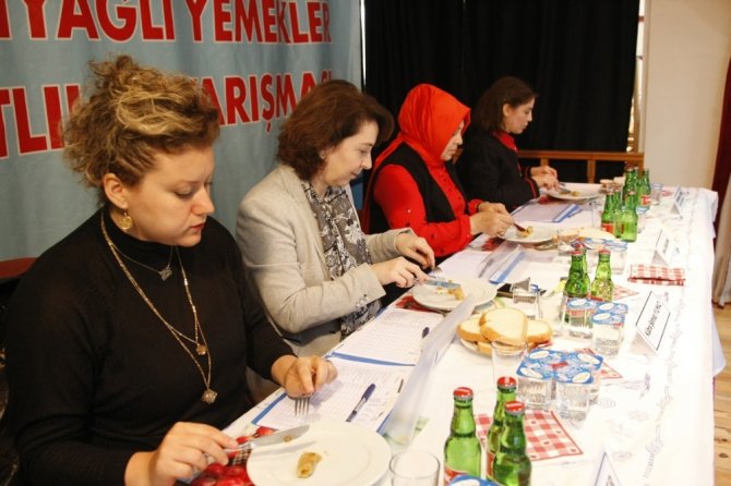 Orhangazi ilçesinde bu yıl 40'ıncısı düzenlenen yarışmada Zeytinyağlı yemekler yarıştı