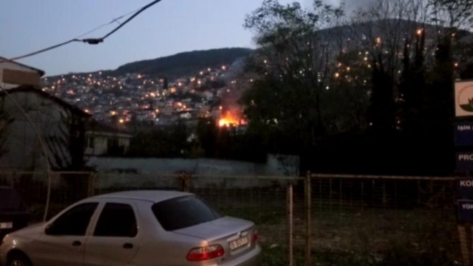 Bursa’da korkutan yangın, alevler şehir merkezinde bir çok noktadan görüldü