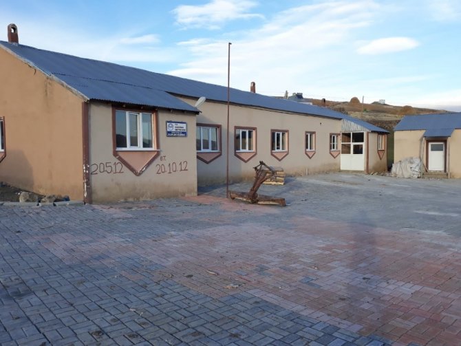 Van Çaldıran’da yol yapım çalışması