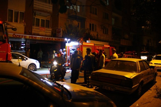 Albay Şefik Caddesinde yangın paniği