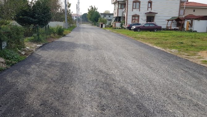 Başiskele Belediyesi Fen İşleri Müdürlüğü asfalt çalışmalarına devam ediyor