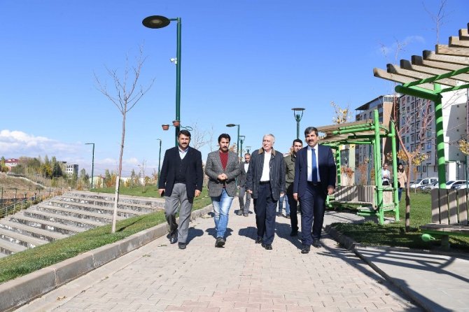 Başkan Asya, Prof. Dr. Yıldızcı ile birlikte Lale Vadisinde incelemelerde bulundu