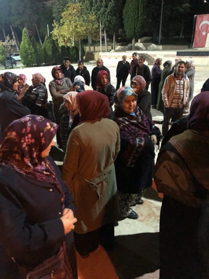 Bilecik'te Umre yolcuları kutsal topraklara uğurlandı