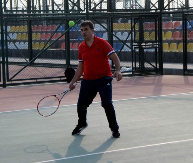 Kayseri'de son 3 yıldır tenis sporu yaygınlaşıyor