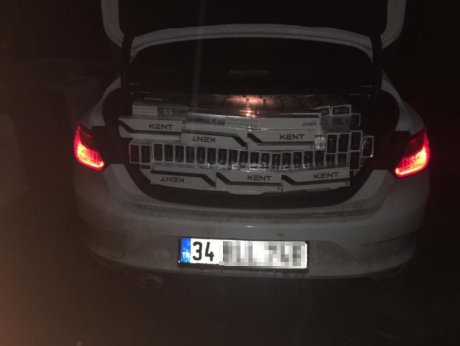 Van'ın Özalp ilçesinde 5 bin paket kaçak sigara ele geçirildi