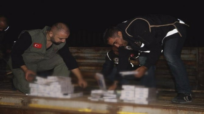 Kahramanmaraş’ta kaçak sigara operasyonunda 5 bin 900 paket kaçak sigara ele geçirildi