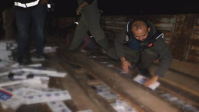 Kahramanmaraş’ta kaçak sigara operasyonunda 5 bin 900 paket kaçak sigara ele geçirildi