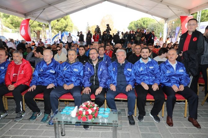 İstanbul Büyükşehir Belediye Başkanı Uysal: “Asya’dan Avrupa’ya sağlıklı yarınlar için koştuk”