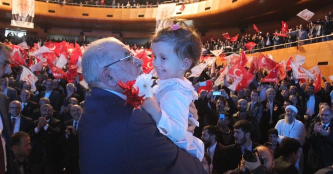 Temel Karamollaoğlu partisinin 7. Olağan Kongresinde konuştu