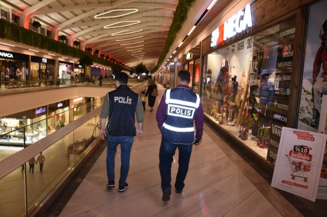 Antalya’da “Türkiye Güven Huzur Uygulaması”4 bin 665 kişi sorgulandı, aranması bulunan 27 kişi ise yakaladı