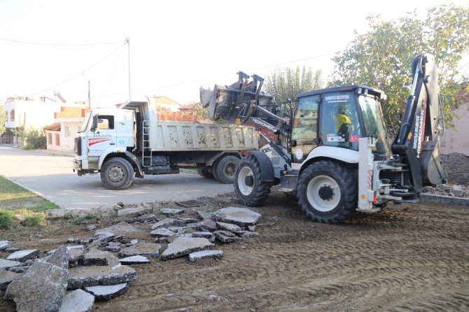 Turgutlu belediyesi 7 sokağında yol yapım ve yenileme çalışmalarını aynı anda başlattı