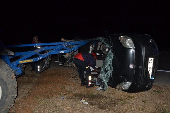 Adana'nın Kozan ilçesinde meydana gelen trafik kazasında 1'i ağır 3 kişi yaralandı.