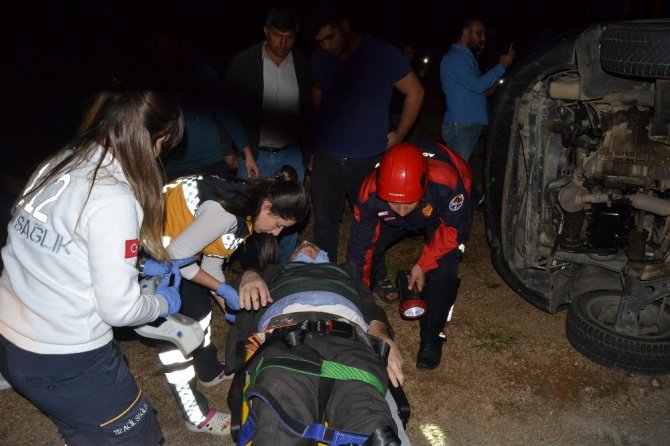 Adana'nın Kozan ilçesinde meydana gelen trafik kazasında 1'i ağır 3 kişi yaralandı.