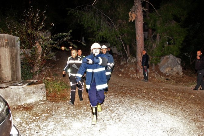 Antalya'nın Kemer ilçesindeki orman yangını korkuttu