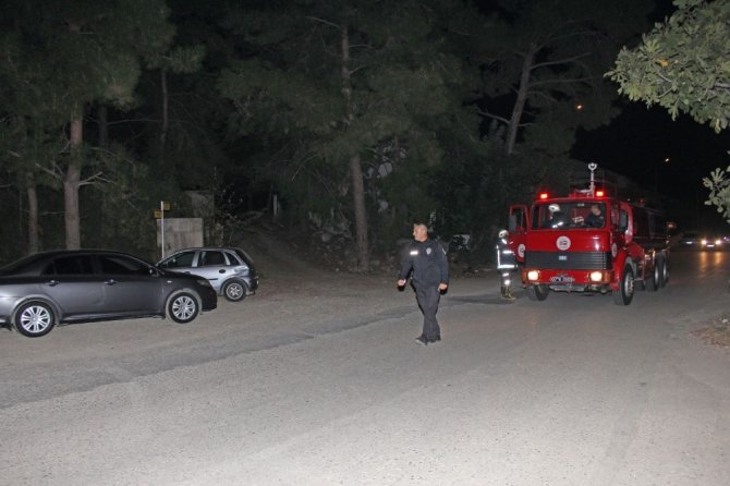 Antalya'nın Kemer ilçesindeki orman yangını korkuttu