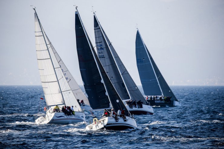 Çeşme’de İzmir Güz Trofesi 2. Ayak yarışları yapıldı