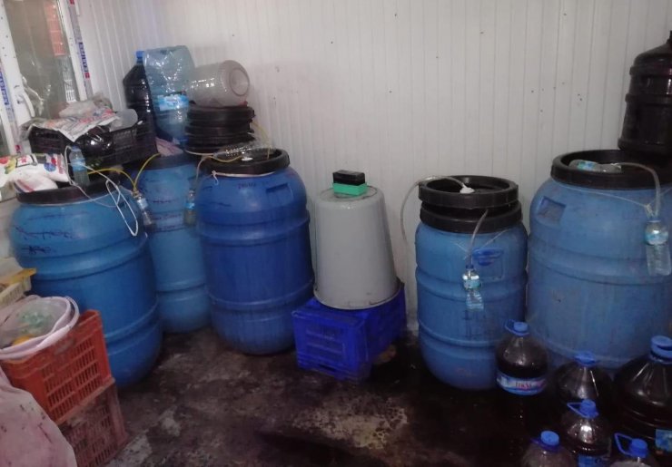 İZMİR'in Urla ilçesinde sahte içki operasyonu yapıldı