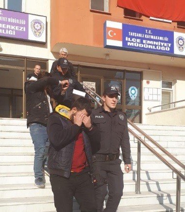 Kütahya'nın Tavşanlı ilçesinde Motosiklet hırsızları tutuklandı