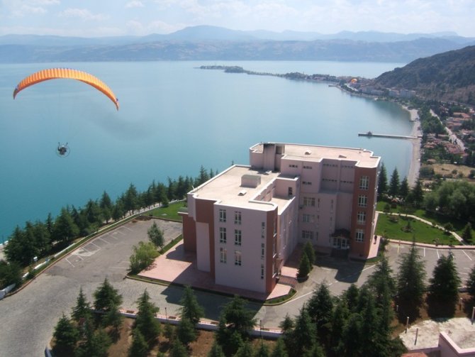 Doç. Dr. Şener: "Eğirdir Gölü’nün bugünkü durumunu muhafaza etmesi pek mümkün değil"