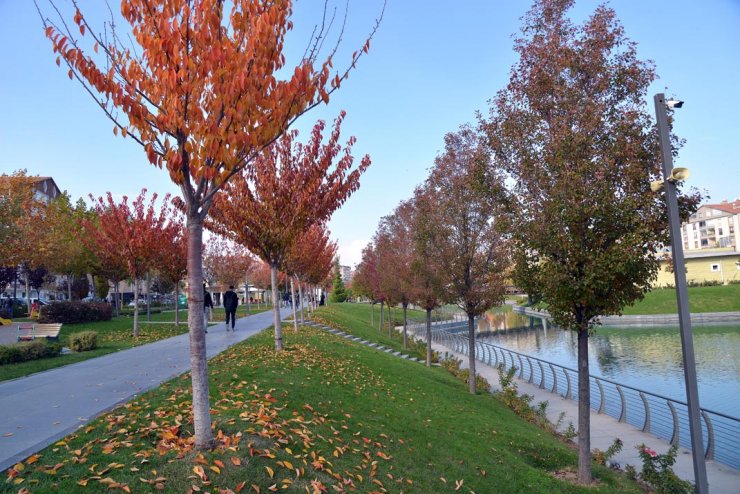 Kırşehir’de kartpostallık sonbahar manzaraları görenleri büyüledi