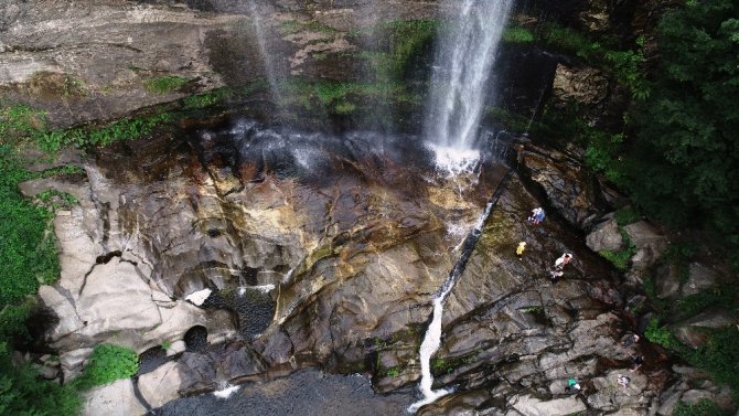 Su Uçtu Şelalesi ve tabiat parkı muhteşem güzelliğiyle büyülüyor