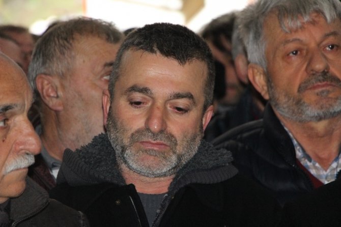 Trabzon'da intihar eden lise öğrencisi genç son yolculuğuna uğurlandı