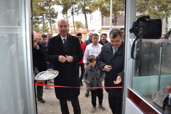 Afyonkarahisar'ın Şuhut İlçe Belediye Başkanı Recep Bozkurt iş yeri açılışına katıldı