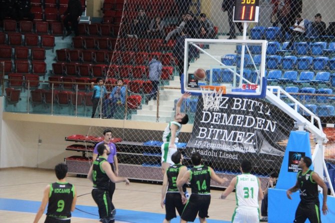 Düzce Belediyespor Erkek Basketbol Manisa Büyükşehir Belediyespor'u 76-68 mağlup etti
