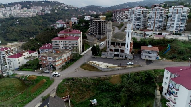 Trabzon'da 2 yıl önce inşaatı duran caminin yapımına tekrar başlandı