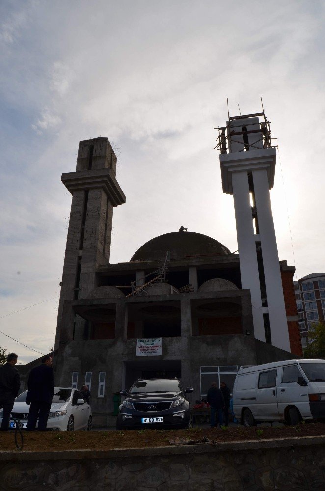 Trabzon'da 2 yıl önce inşaatı duran caminin yapımına tekrar başlandı