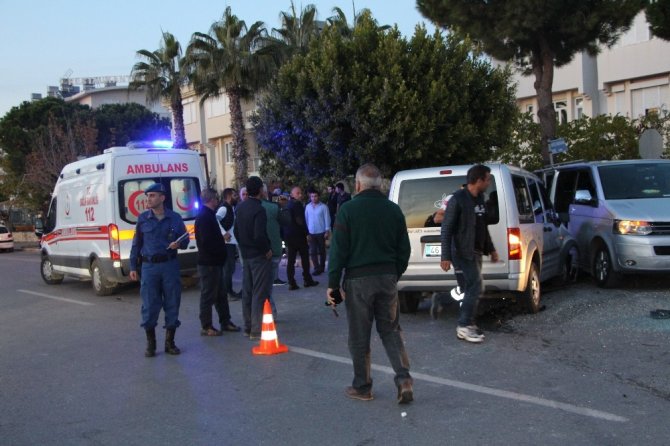 Antalya'nın Manavgat ilçesinde trafik kazası: 9 yaralı