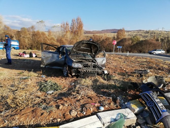 Konya'nın Beyşehir ilçesinde Kavşakta iki otomobil çarpıştı: 4 yaralı