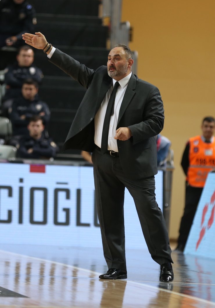 TOFAŞ Başantrenörü Orhun Ene de Selçuk Ernak ve Sakarya ekibini tebrik etti