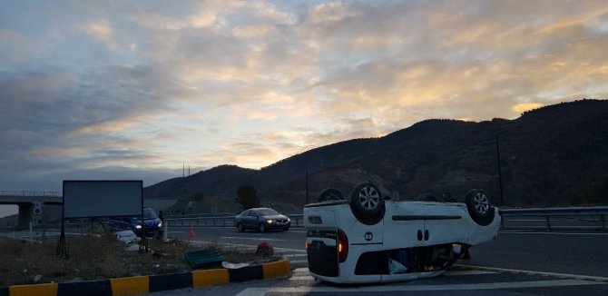 Tosya’da D-100 karayolu Dağardı köyü kavşağında trafik kazası: 2 yaralı