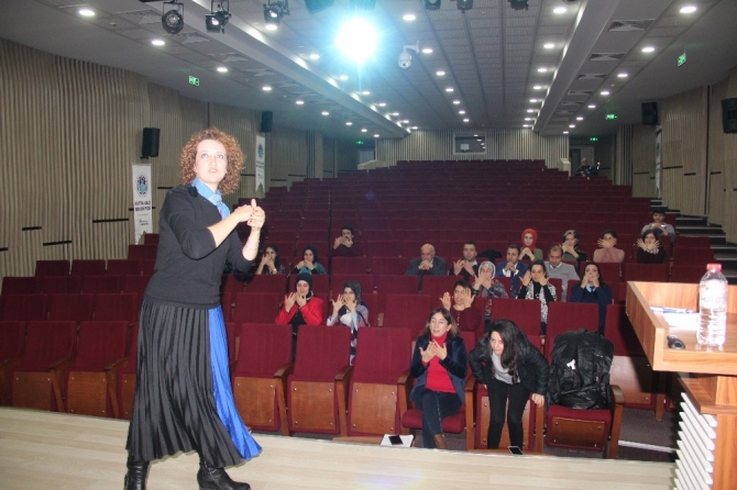 Belediye personeline işaret dili eğitimi verildi