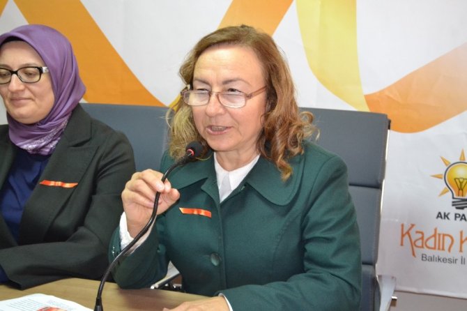 AK Parti Balıkesir Kadınlar Kolu, kadına şiddete karşı yürüdü