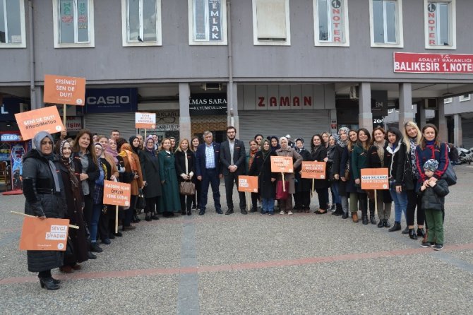 AK Parti Balıkesir Kadınlar Kolu, kadına şiddete karşı yürüdü