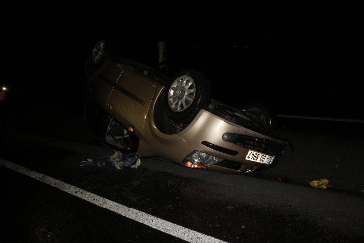 Zonguldak'ın Ereğli ilçesinde Otomobil takla attı: 3 yaralı