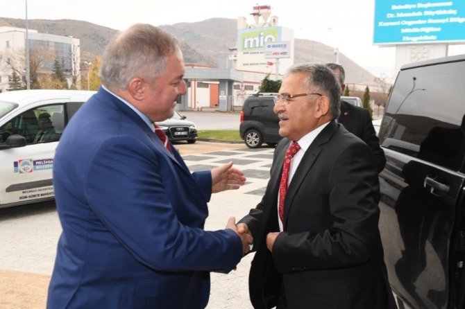 Başkan Dr. Memduh Büyükkılıç, Kayseri OSB yönetimi ve personeli tarafından karşılandı