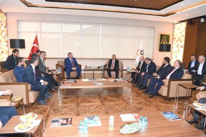 Başkan Dr. Memduh Büyükkılıç, Kayseri OSB yönetimi ve personeli tarafından karşılandı