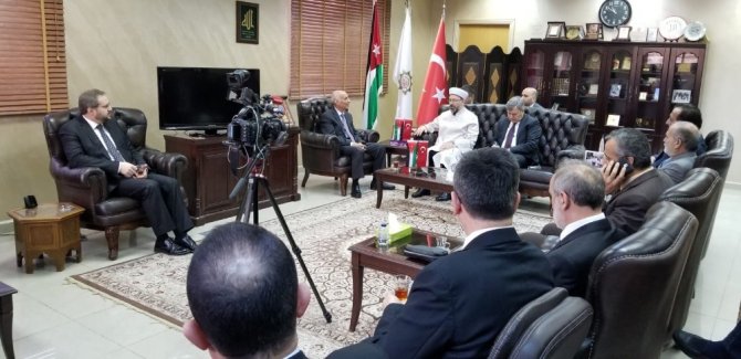 Erbaş: “Gençleri doğru bilgiyle donatmazsak terör örgütlerine bile üye olabiliyorlar”