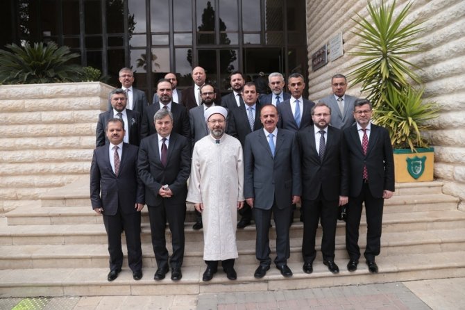 Erbaş: “Gençleri doğru bilgiyle donatmazsak terör örgütlerine bile üye olabiliyorlar”