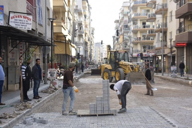 İncirliova Belediyesinde Koçarlı yolu modern bir görünüme kavuşuyor