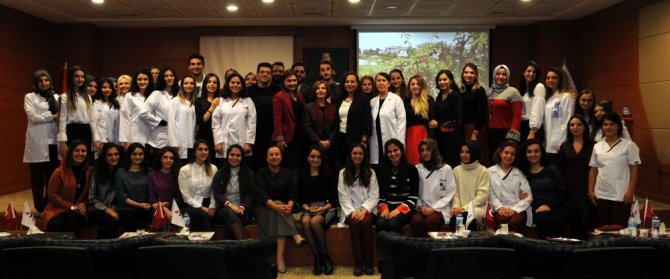 “İştahsız çocuklarda tanı ve tedavi yaklaşımları” konulu panel düzenlendi