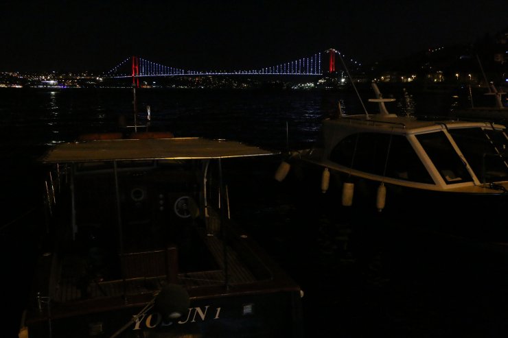 İstanbul boğazı iki yönlü olarak gemi trafiğine kapatıldı